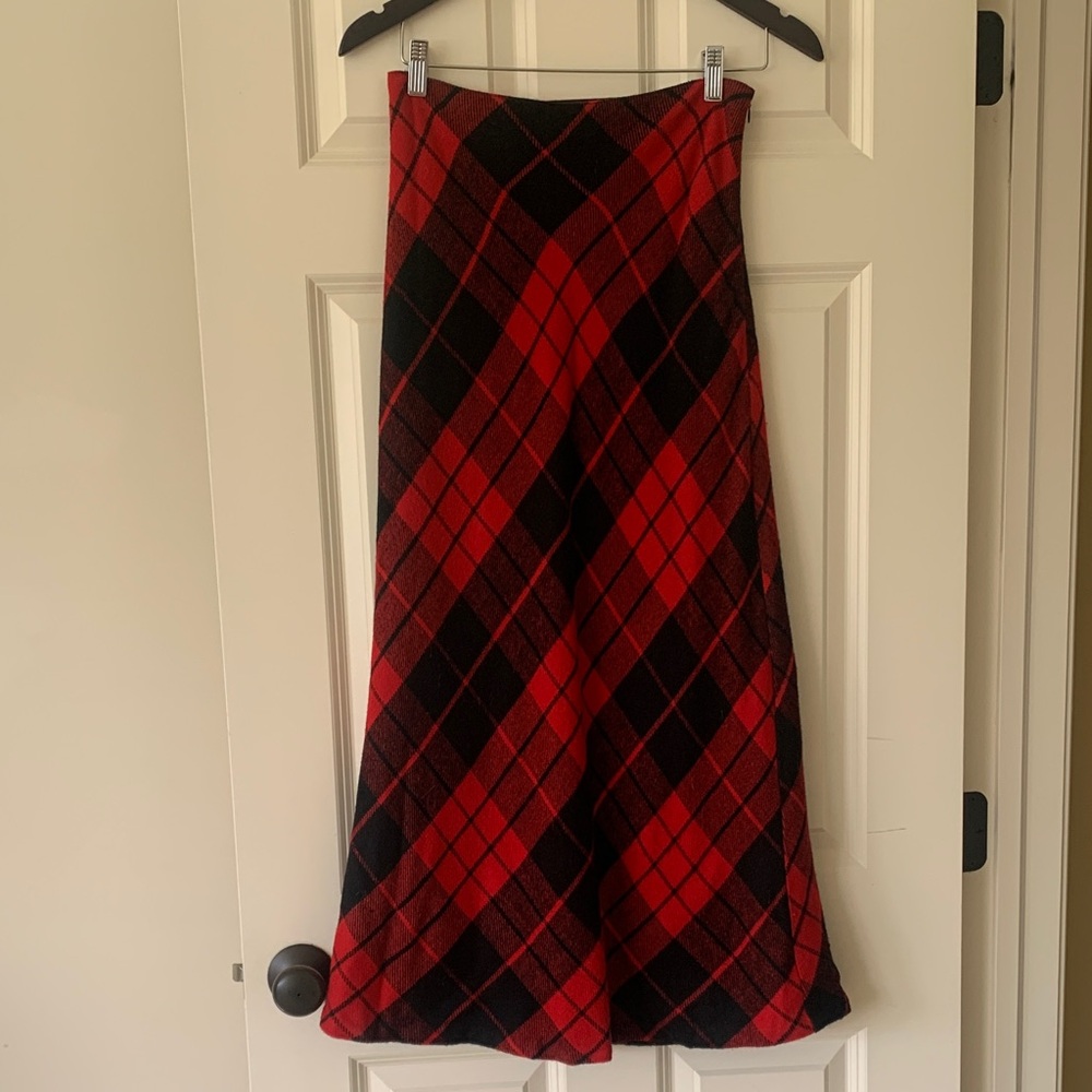 Tailor B. Moss Red and Black Plaid tartan A-Line Skirt